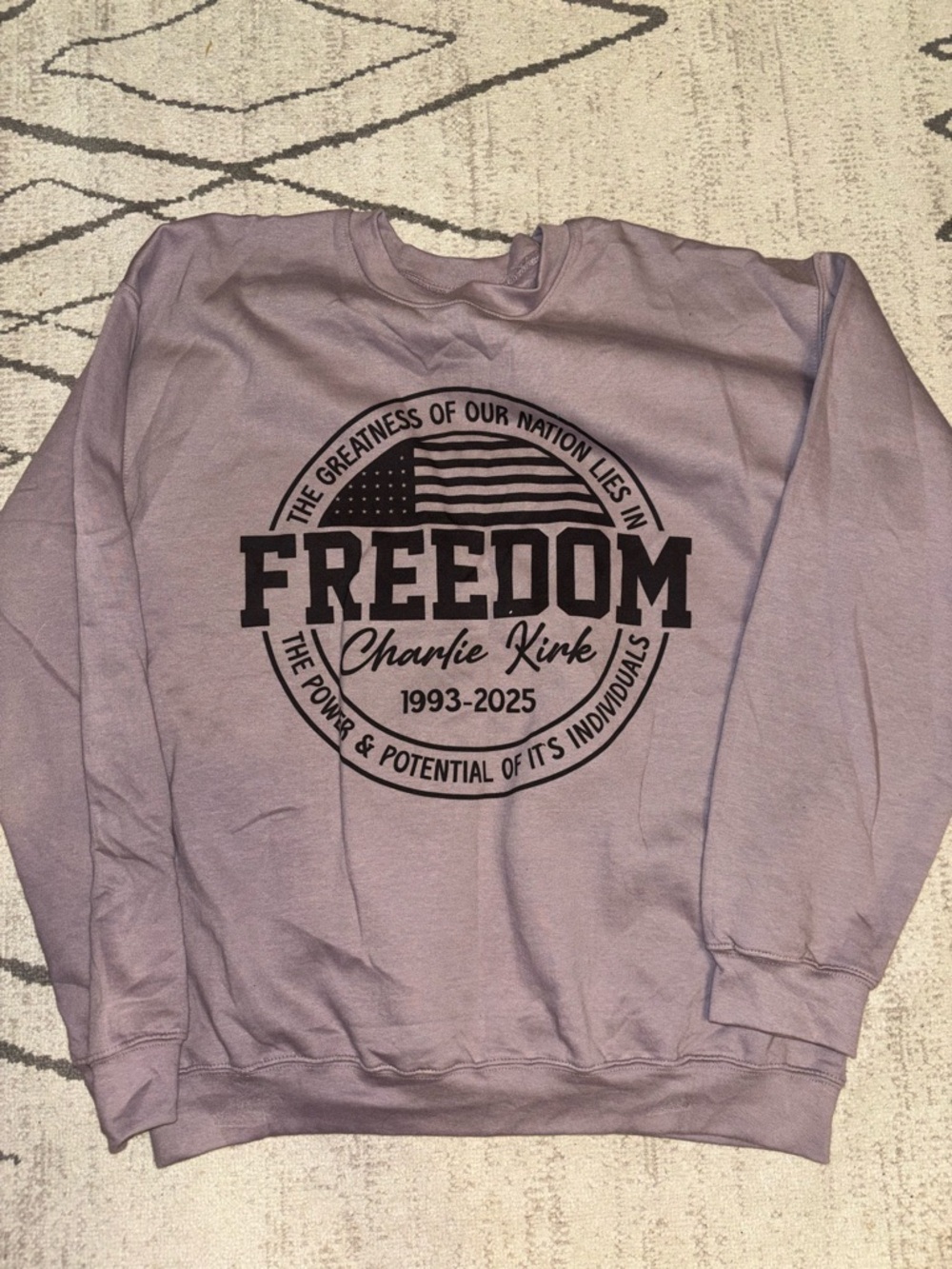 Freedom Graphic Crewneck Sweater - Lavender/ Mauve Gildan soft lightweight